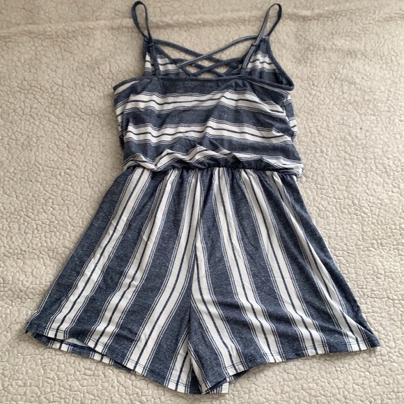 Romper - Picture 3 of 4